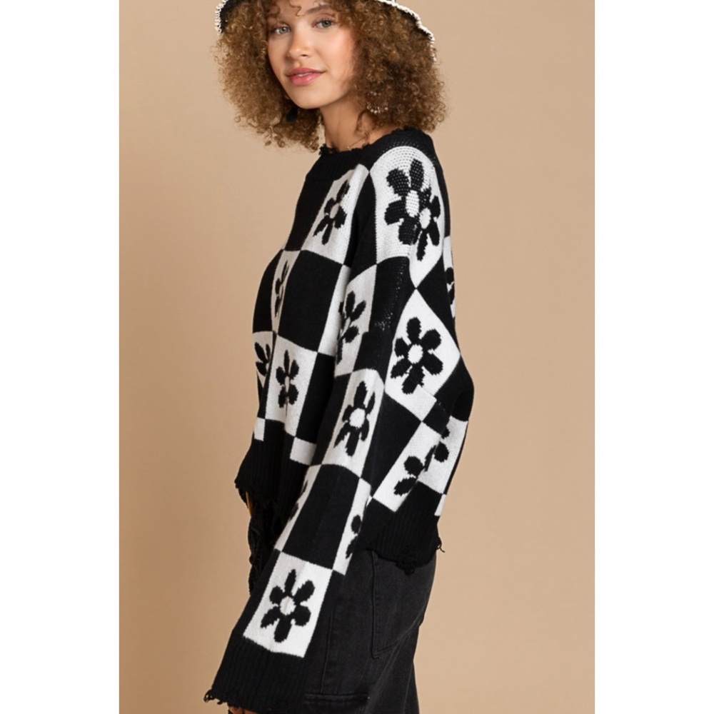 POL Black & White Checkered Daisy Sweater | Oversized Boho - Picture 9 of 10